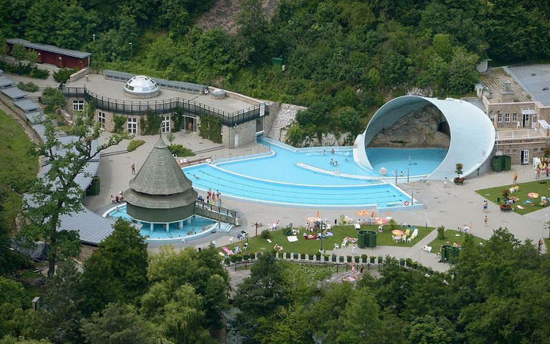 jeskynni-lazne-a-wellness-miskolctapolca-1